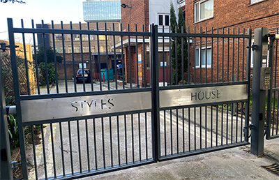 Commercial-Gates-London-Mobile